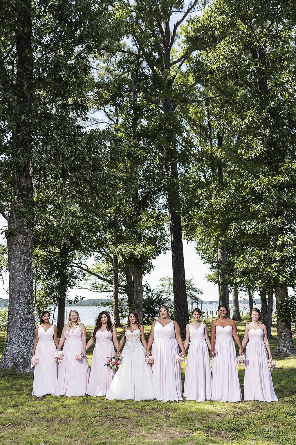 dragon studio, dragon photo studio, mike dragon, virginia beach wedding photographer, wedding photographer, backyard wedding, summer wedding, wedding inspiration