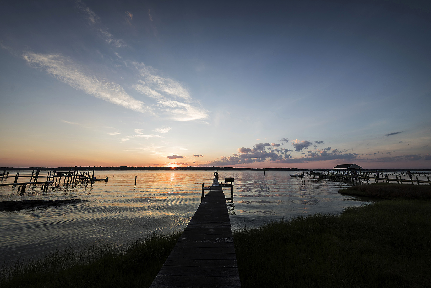 dragon studio, dragon photo studio, mike dragon, virginia beach wedding photographer, wedding photographer, backyard wedding, summer wedding, wedding inspiration