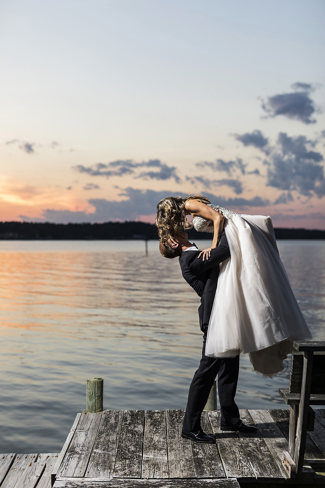 dragon studio, dragon photo studio, mike dragon, virginia beach wedding photographer, wedding photographer, backyard wedding, summer wedding, wedding inspiration