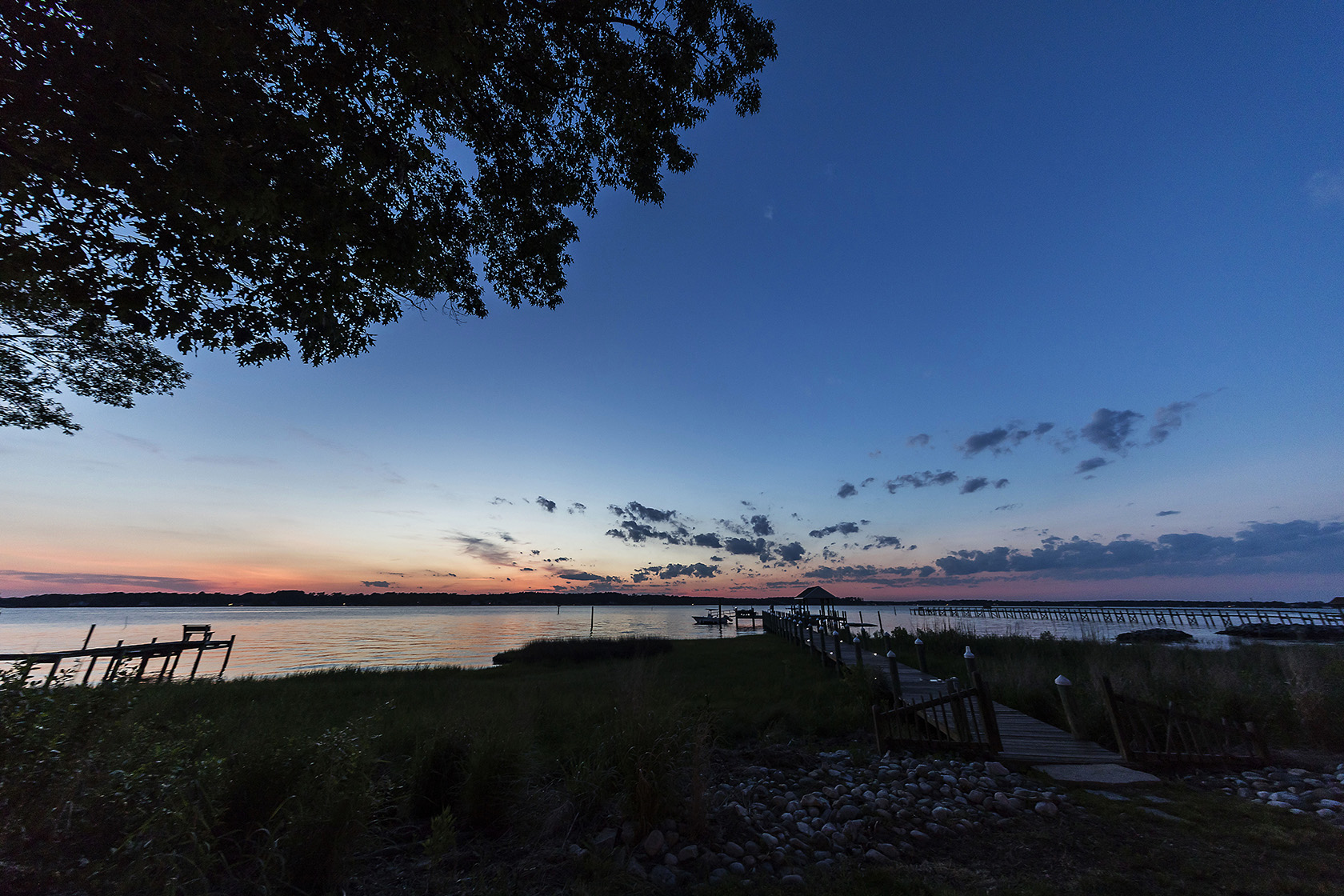 dragon studio, dragon photo studio, mike dragon, virginia beach wedding photographer, wedding photographer, backyard wedding, summer wedding, wedding inspiration